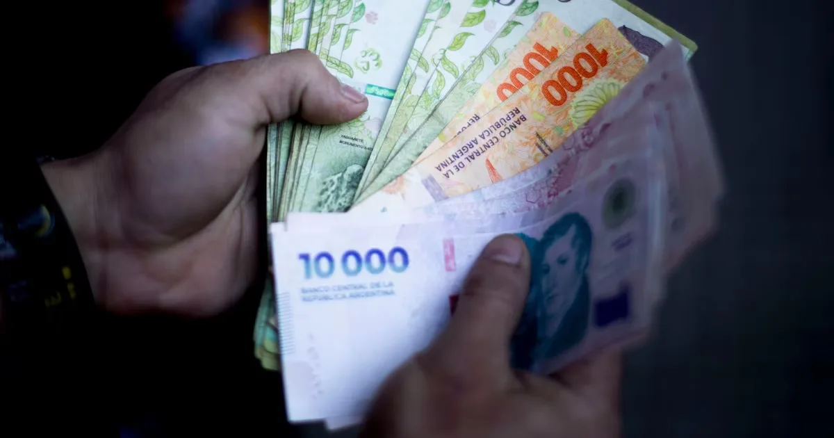 Con el nuevo IPC, los salarios registrados acumulan una caída real del 11 por ciento