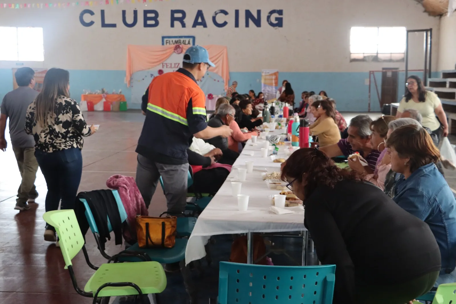 Zijin-Liex acompañó la fiesta del Día del Adulto Mayor en Fiambalá