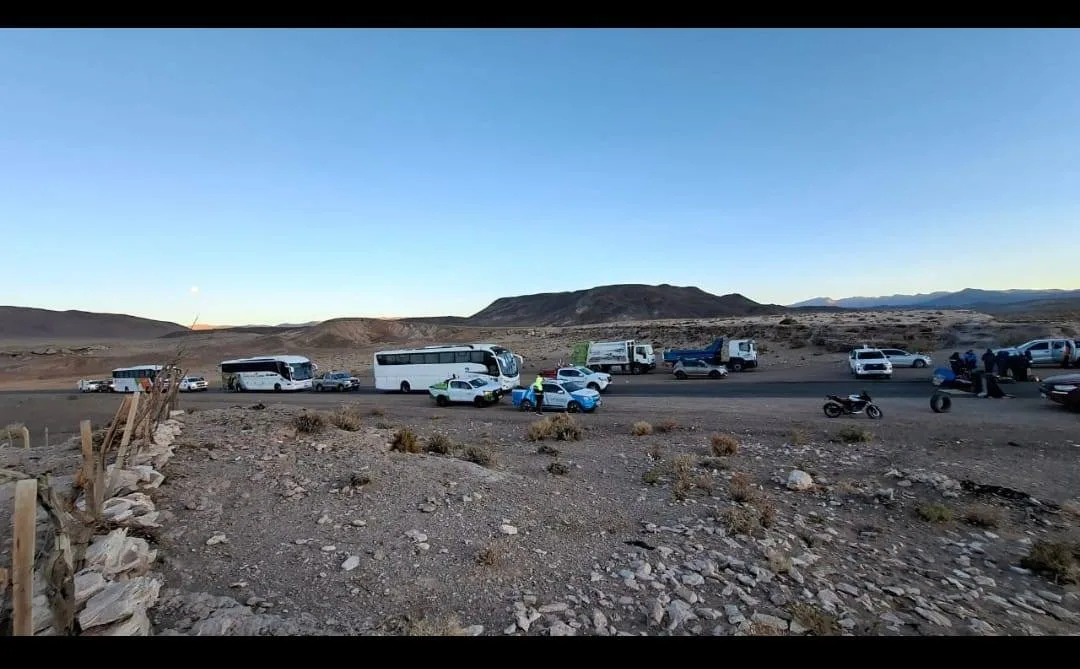 Continúa el corte de ruta en Antofagasta de la Sierra por falta de profesores en la Escuela N°39