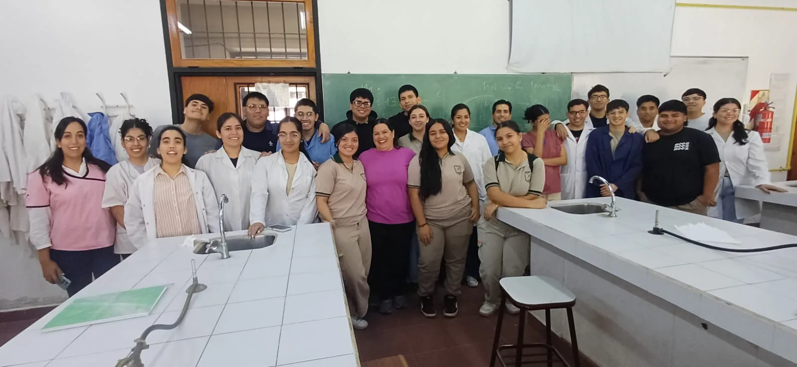 Estudiantes del Interior y Capital de Catamarca visitaron laboratorios de la Facultad de Tecnología