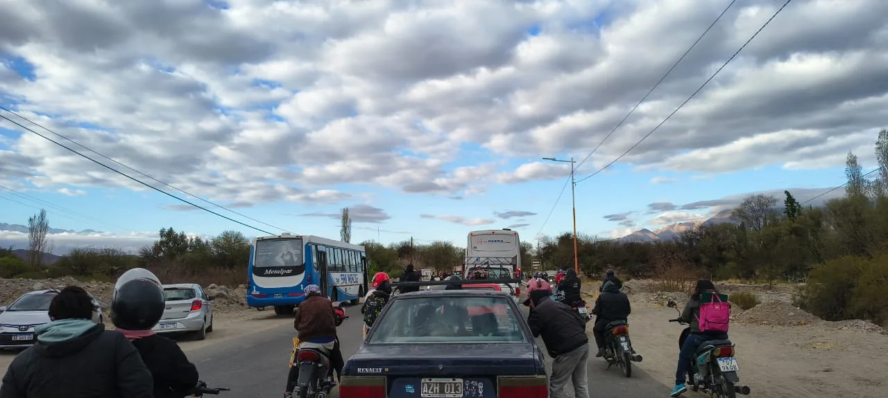 Catamarca: el corte de ruta de los municipales de Santa María continúa por tercer día consecutivo
