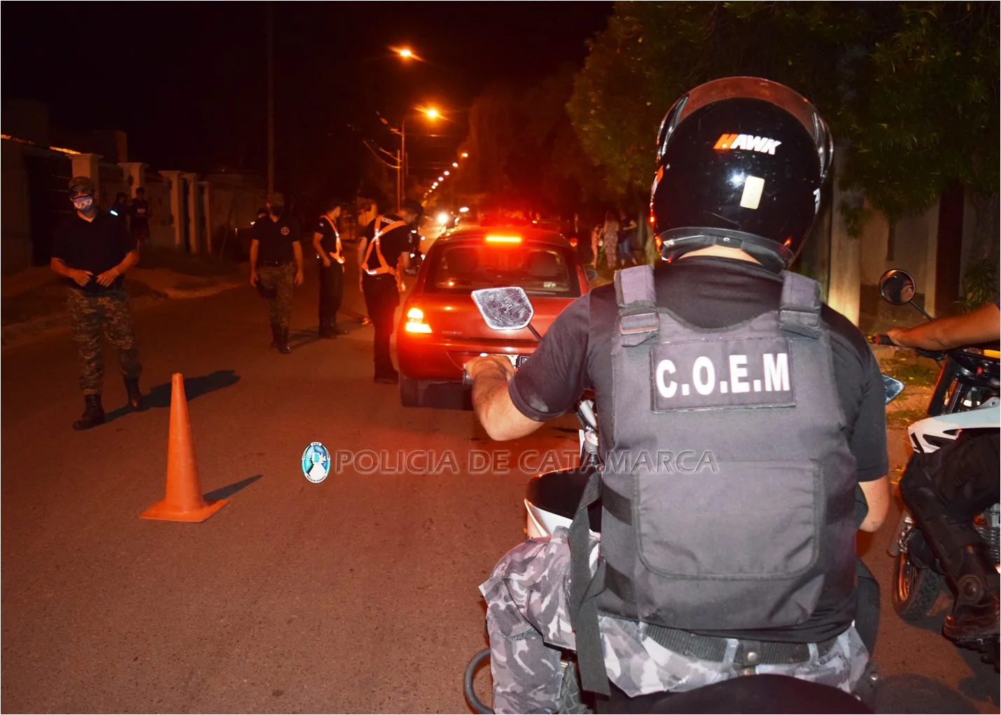 Policías aprehendieron a una persona por un desorden entre dos bandos en las 1.000 viviendas