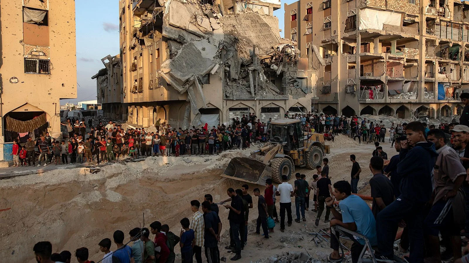 Israel lanzó nuevos ataques contra Gaza y suspendió la ayuda humanitaria