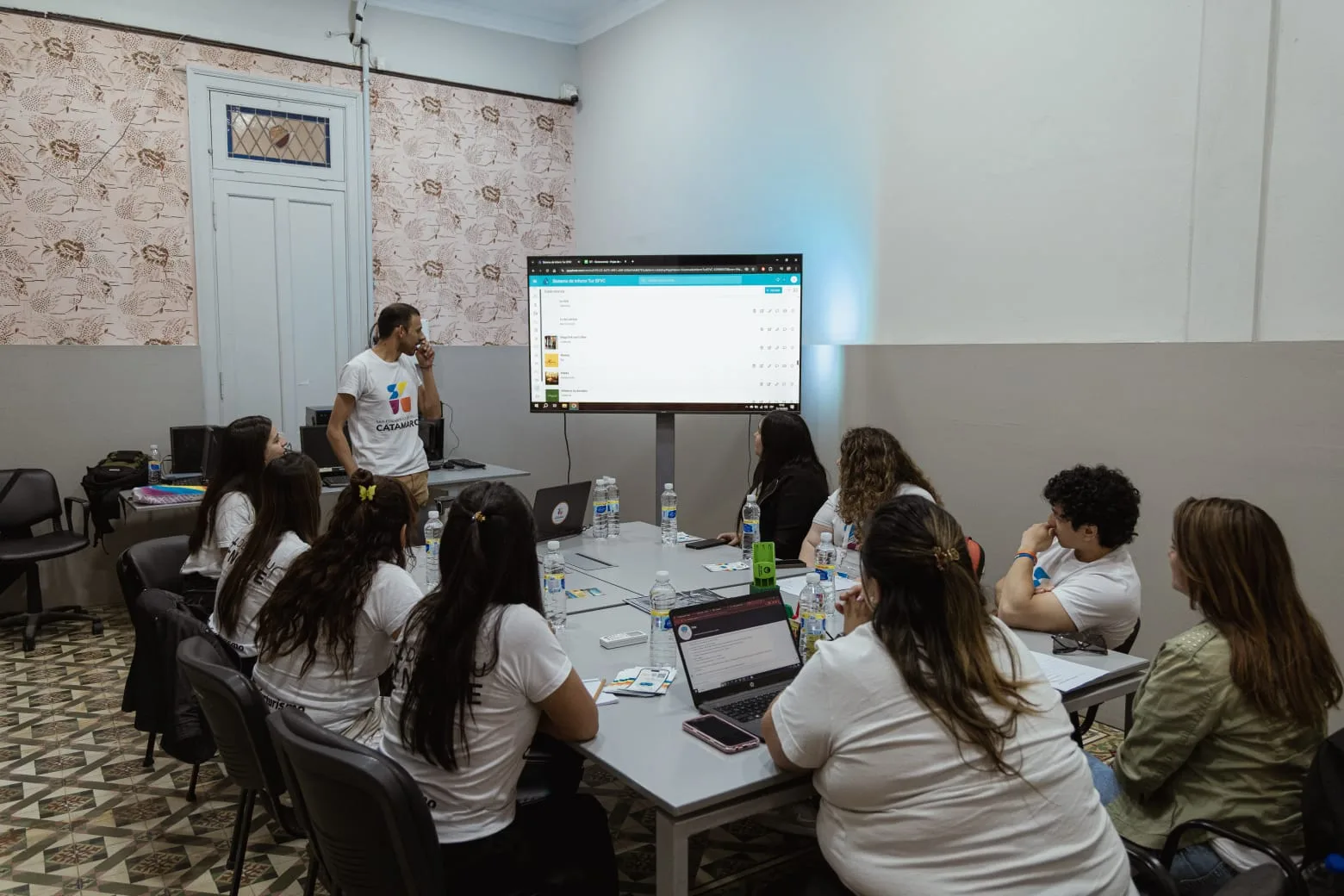 Nuevos relevamientos en Catamarca para nutrir de información al chatbot de turismo “Catu”