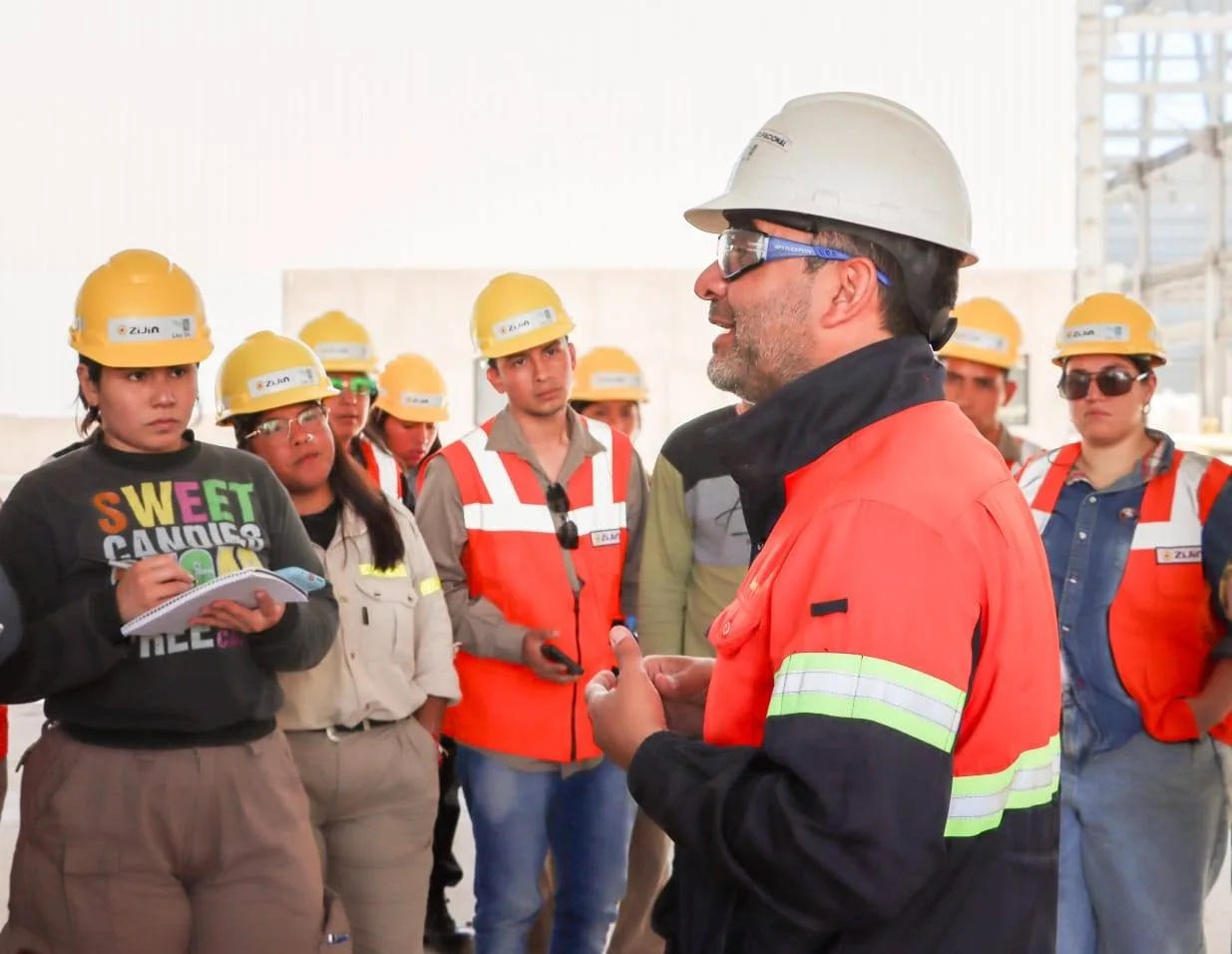 Catamarca: salida didáctica a Fiambalá de alumnos de la Tecnicatura Superior en Procesos Mineros