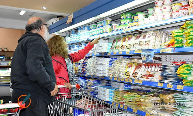 Las ventas en supermercados en el país cayeron 0,2% en agosto y acumulan cinco meses consecutivos de retracción