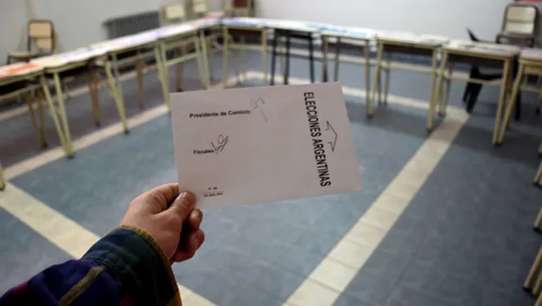 Nueva regla electoral: multas para quienes saquen fotos a la Boleta Única de Papel
