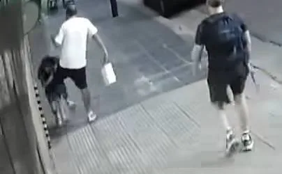 Indignación por un hombre que le pegó una patada a una nena en plena vía pública