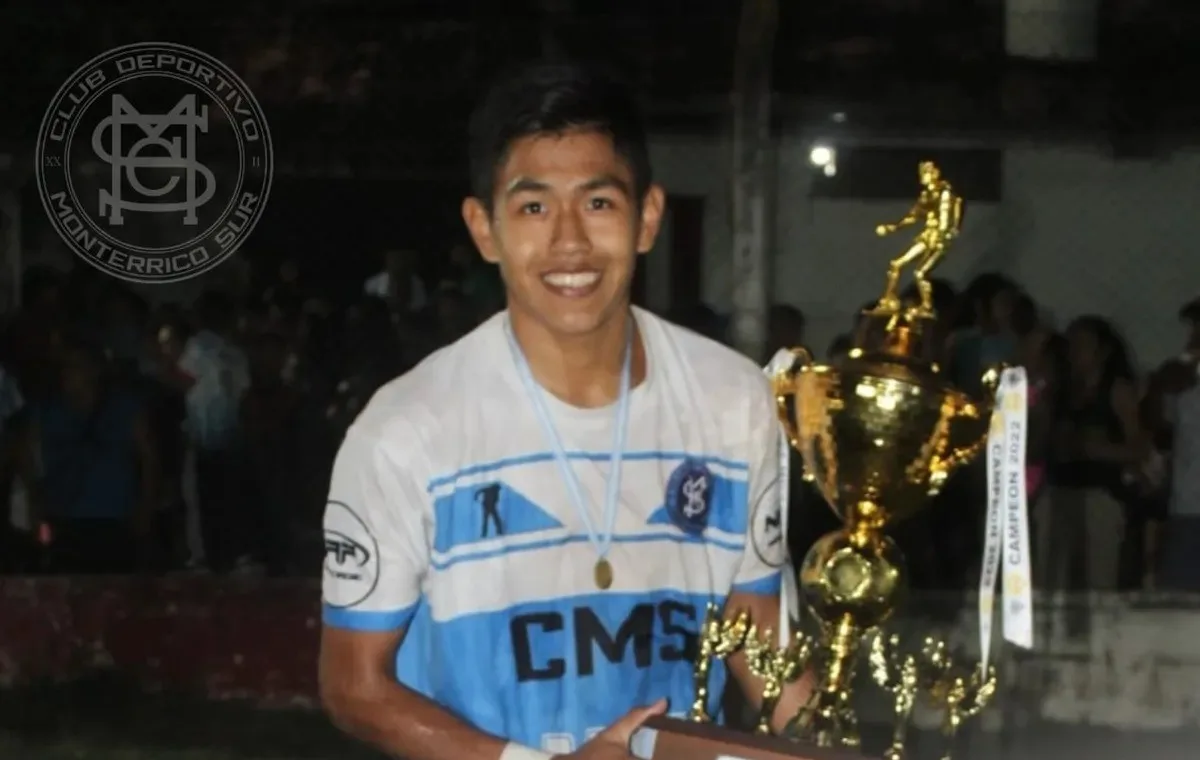 Joven futbolista murió en un siniestro vial: chocó contra un tractor