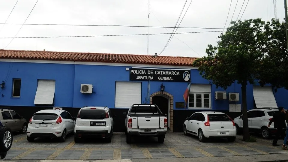 Catamarca: se descompensó un policía que trabajaba drogado, y que venía de una sanción por el mismo motivo