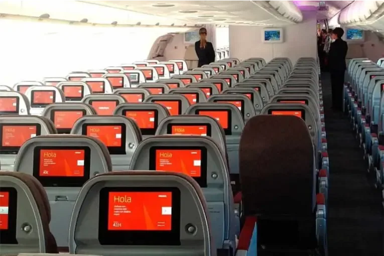 Aerolínea deberá pagar más de $24 millones a una mujer argentina por usar sus fotos sin permiso