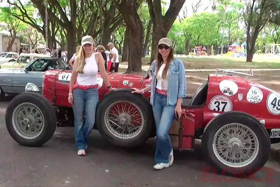 Una ciudad de Argentina realiza el Rally de las Princesas: pasión por los autos clásicos y mucha adrenalina